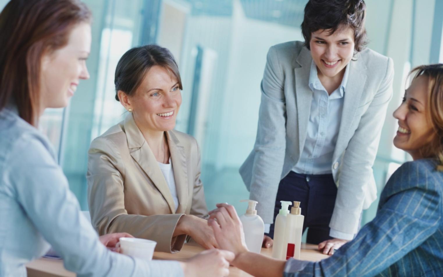 Monitor con software di editing professionale